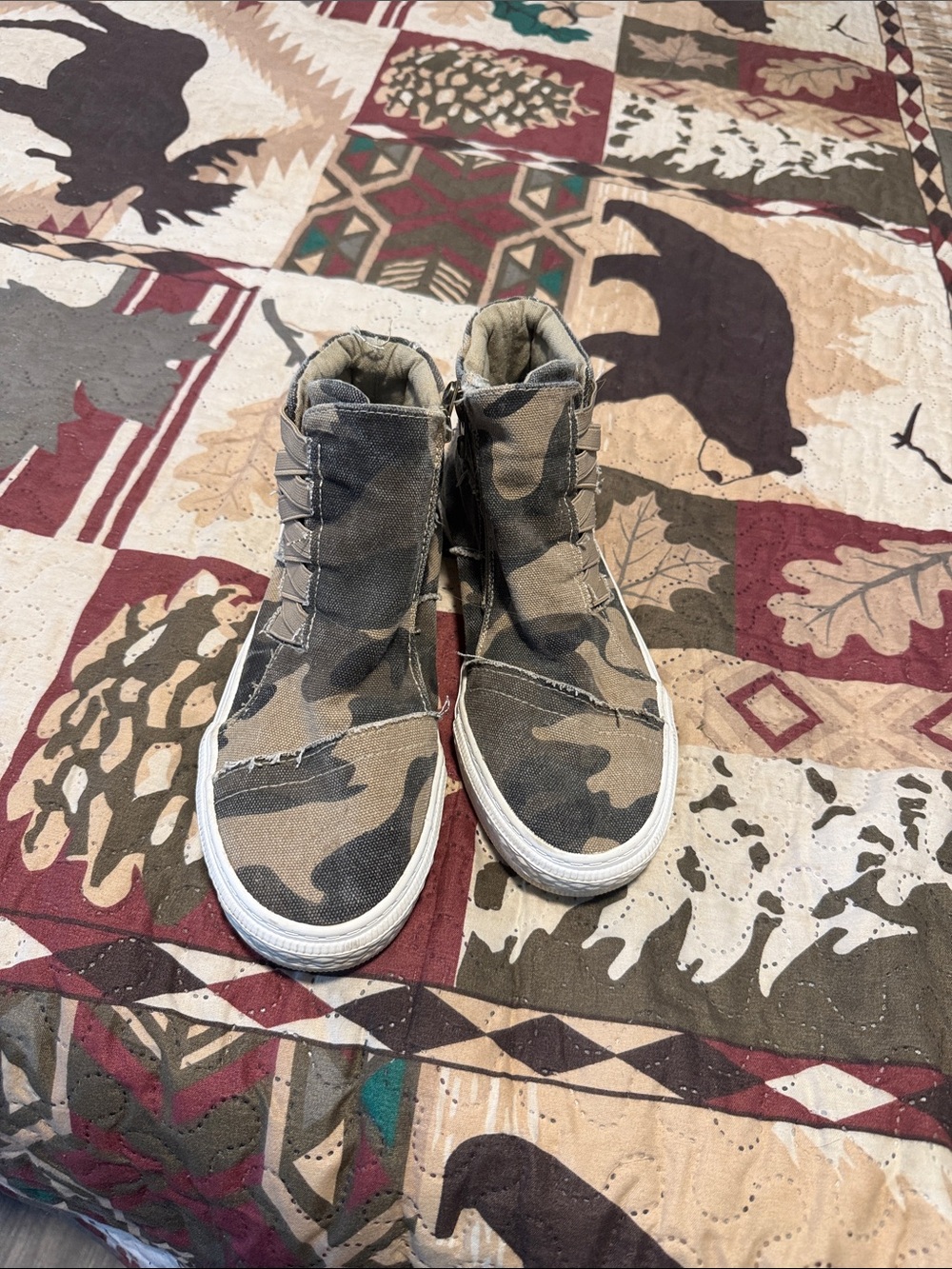 Women’s Camouflage High-Top Canvas Sneakers - Olive Camo